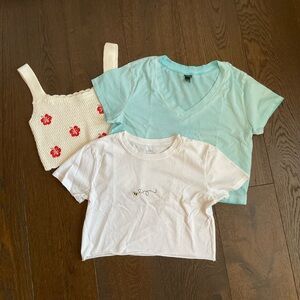 3 Women’s Crop Tops  Small